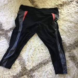 Maurices NWOT Size 3 Yogas